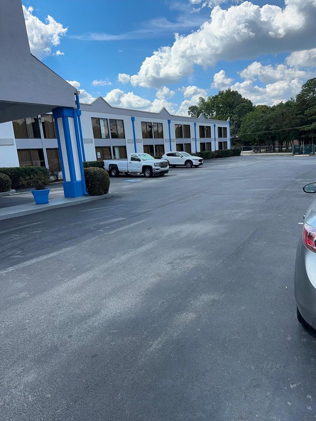 ロードウェイ イン ストーン マウンテン タッカー エクステリア 写真